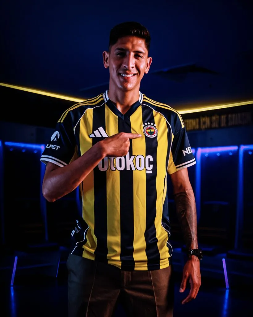 Edson Álvarez aseguró que desea ganar títulos en Fenerbahce. (Fenerbahce oficial)
