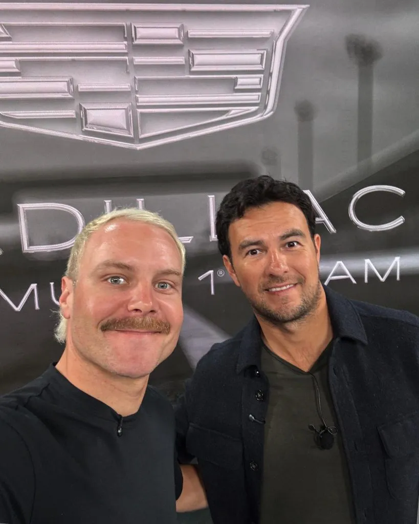 Checo Pérez con Valtteri Bottas, su nuevo compañero en Cadillac (@Cadillac_F1)