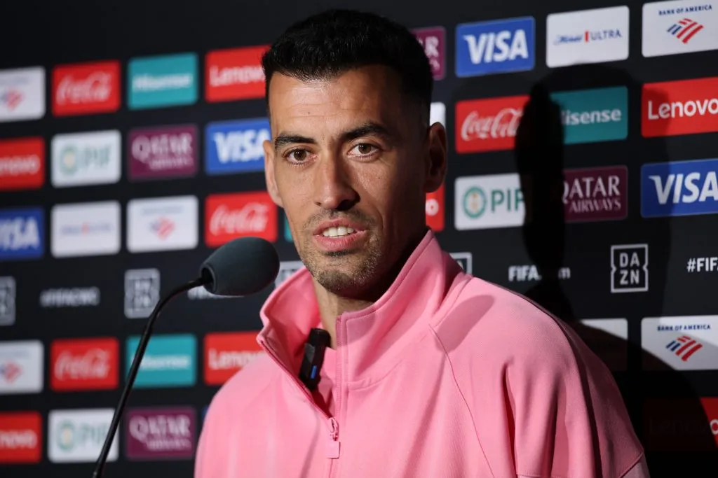 Sergio Busquets en diálogo con la prensa (GETTY IMAGES)