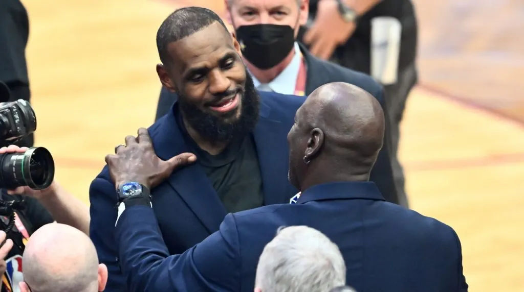 LeBron ganó 4 títulos y Jordan 6 en la NBA. (Foto: Getty Images)