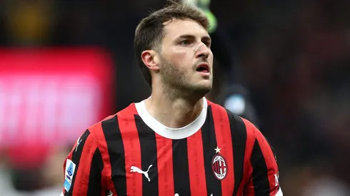 Santiago Giménez podría dejar el Milan de manera inesperada y tener un nuevo equipo