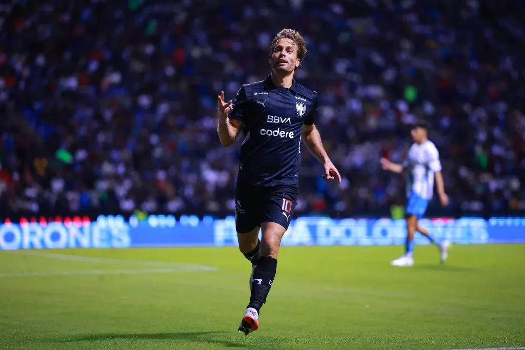Sergio Canales convirtió un hattrick ante Puebla (Getty Images)