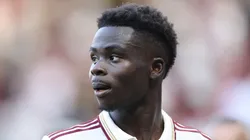 Bukayo Saka no juega con Arsenal ante Nottingham Forest.