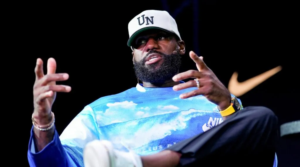 LeBron James fue el sexto deportista mejor pagado del 2025. (Foto: Getty Images)