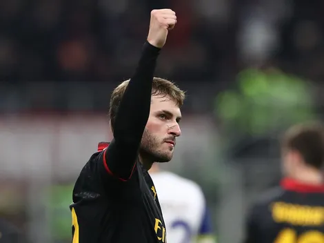 Santiago Giménez dejaría al AC Milan por este equipo de la Premier League