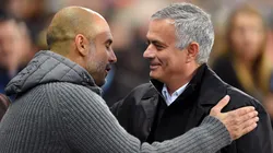 Pep Guardiola y José Mourinho saludándose