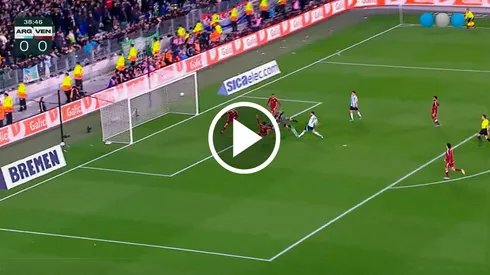 Messi la picó y anotó el 1-0 de Argentina ante Venezuela.