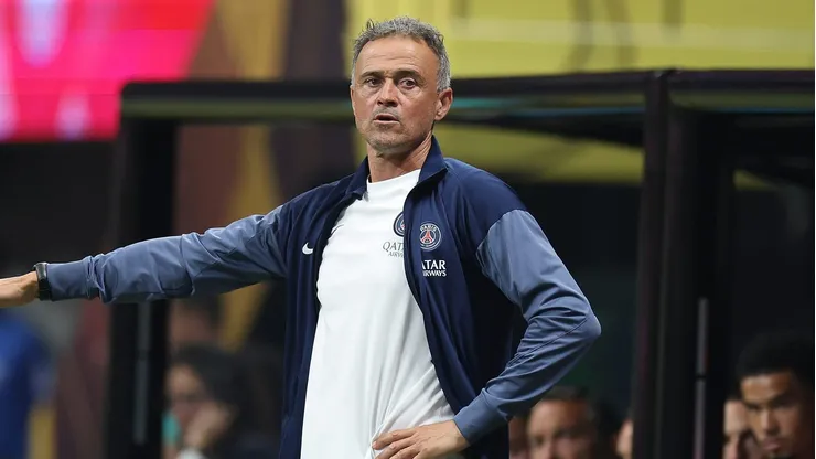 Luis Enrique sufrió un accidente en bicicleta y fue hospitalizado tras fracturarse