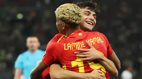 Yamal, a puro festejo en la previa de Turquía vs España.