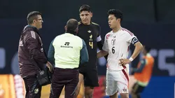 Edson Álvarez abandonó el campo de juego a los 32 minutos del primer tiempo.