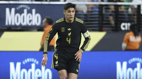 Edson Álvarez podría ser dirigido por un entrenador que fue multicampeón en su carrera