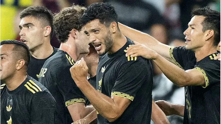 Raúl, de lo poco rescatable del juego del 'Tri'.
