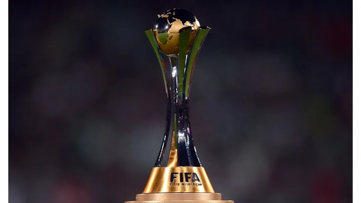El trofeo del campeón de la Copa Intercontinental.