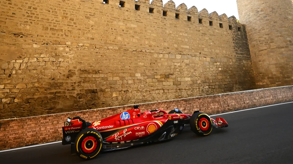 Ferrari en el circuito callejero de Baku