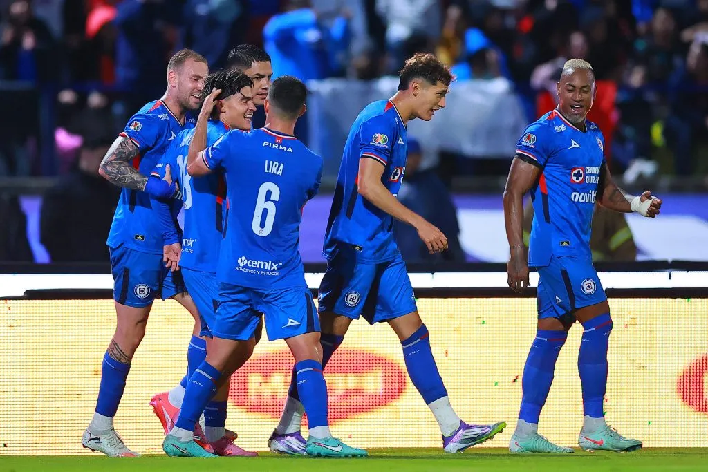 Cruz Azul volverá a ser local en el Estadio Azteca en el Apertura 2026, según Félix Aguirre, director del recinto. (Getty Images)
