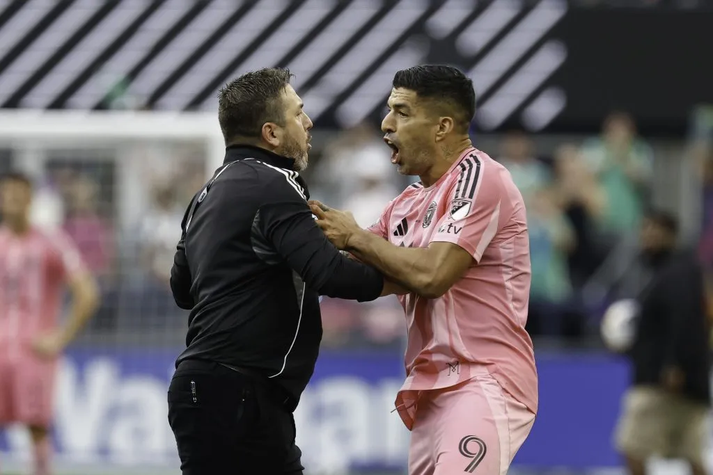 El momento de la agresión de Luis Suárez [Foto: Getty]