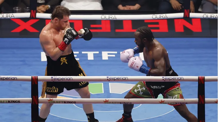 La pelea entre Canelo Álvarez y Terence Crawford paralizó al mundo del deporte.