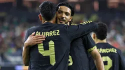 Edson Álvarez y Raúl Jiménez festejan uno de los goles de México en la Copa Oro 2025.