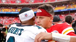 Patrick Mahomes y Jalen Hurts en la derrota de Chiefs contra Eagles.