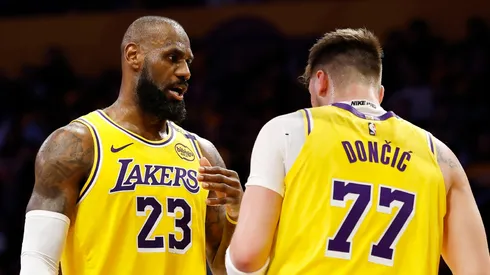 LeBron James y Luka Doncic han jugador 23 partidos en Lakers.