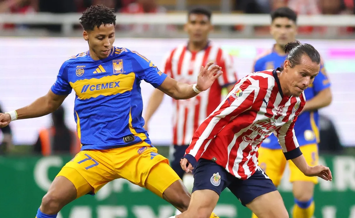 Las alineaciones de Chivas vs. Tigres UANL por la Jornada 1 del ...