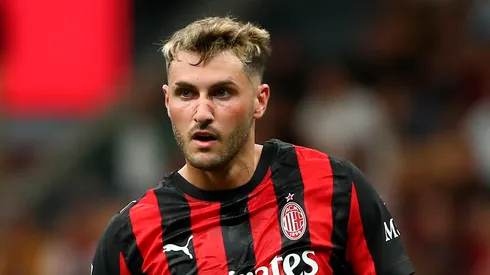 Santiago Giménez en Milan