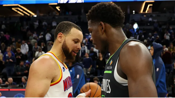 Stephen Curry y el jugador que Warriors rechazó.