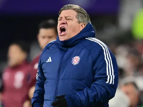 Mientras Miguel Herrera lucha por continuar en Costa Rica, FIFA le da un duro golpe