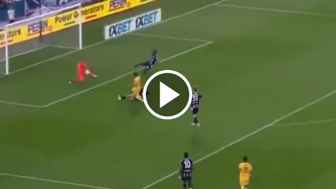 El delantero mexicano extendió a seis partidos su racha negativa sin anotar en Milan.