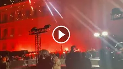 Aficionados de PSG celebraron con bengalas, fuegos artificiales y cánticos.