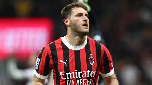 Santiago Giménez en Milan