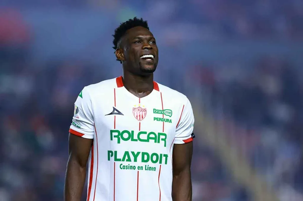 Diber Cambindo aún no puede regresar en Necaxa.