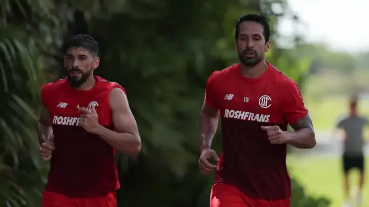 Méndez y Luan, afuera del equipo ante Rayados.