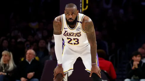 LeBron James quiere expandirse como empresario fuera de las duelas.