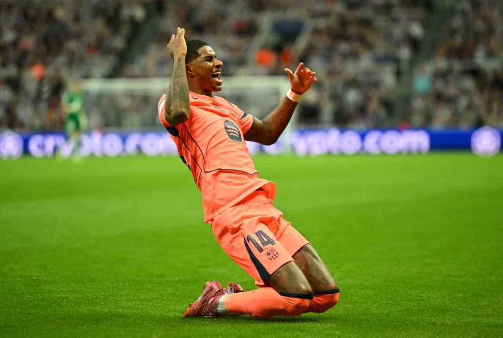 Marcus Rashford celebra en la victoria de Barcelona vs. Newcastle (GETTY IMAGES)