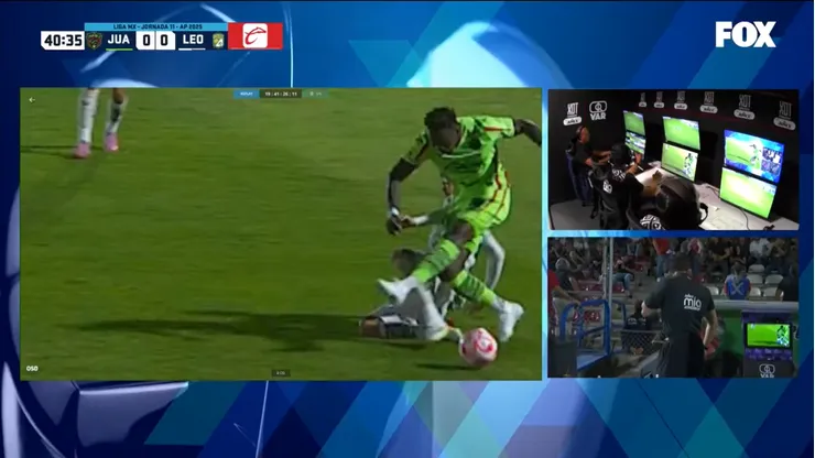 El árbitro fue al VAR y señaló penal para Juárez.