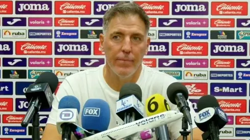Eduardo Berizzo platicó en rueda de prensa en Juárez.
