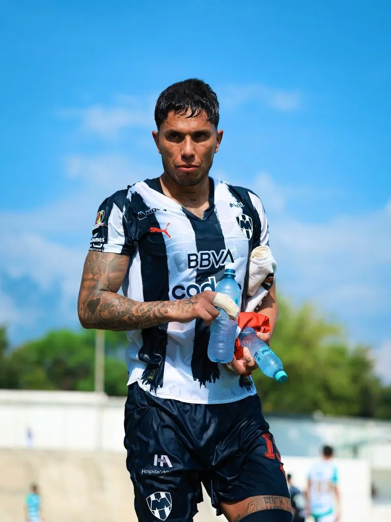 Carlos Salcedo en el partido del Sub-21 (@Rayados)