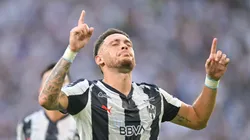 Ocampos anota el 1-0 ante Santos Laguna.