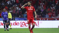 Paulinho volvió a marcar y se mete en la disputa.