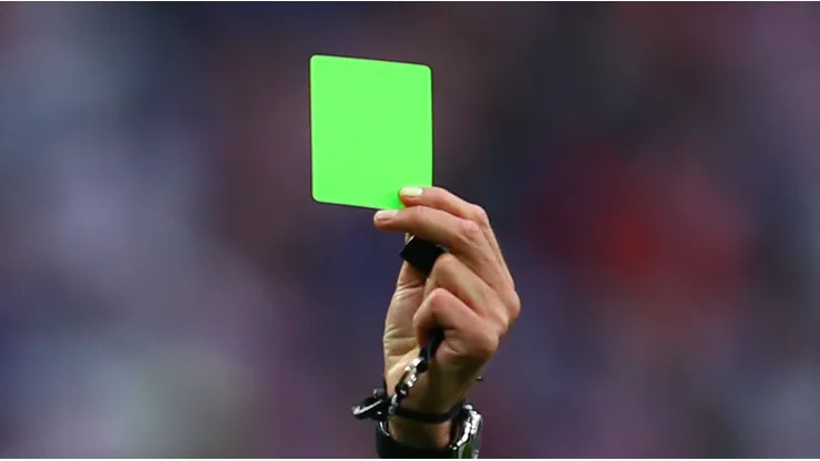 La FIFA estrena la tarjeta verde