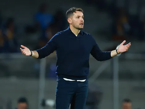 Nicolás Larcamón arremetió contra el arbitraje tras expulsión de Jorge Rodarte: "Castigan su evolución"