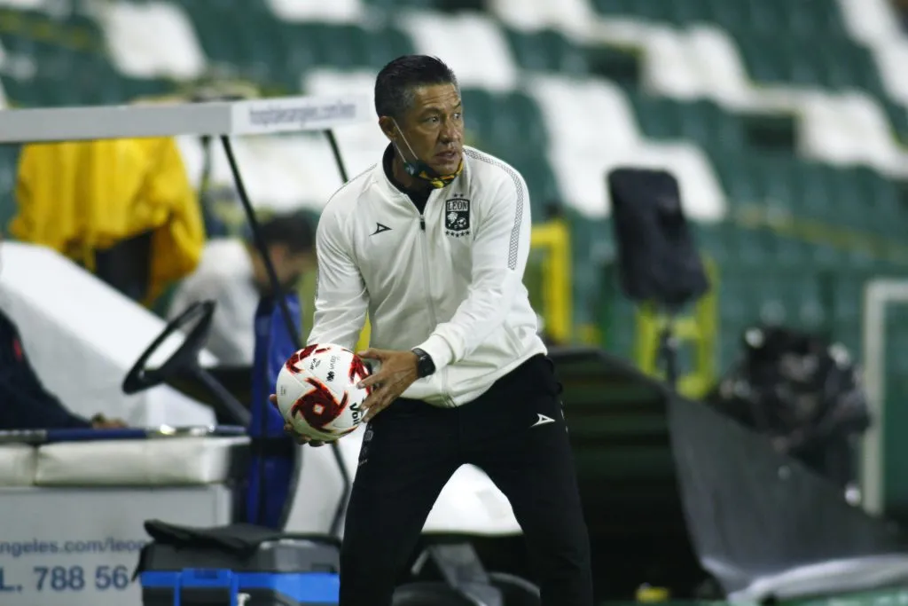 Ignacio Ambriz podría iniciar su segunda etapa en León ante Toluca en el Nou Camp de Guanajuato. (Getty Images)