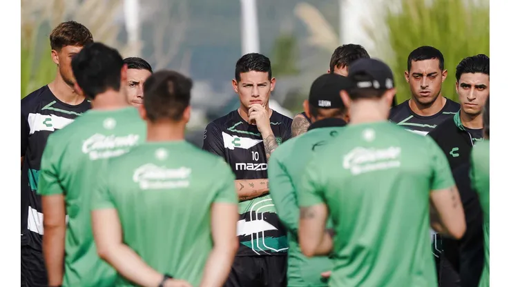 Reunión entre Ignacio Ambriz y James Rodríguez en León