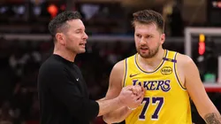 JJ Redick y Luka Doncic van por el título 18 de Lakers.