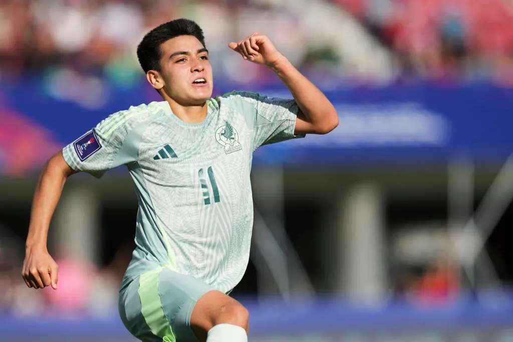 Gil Mora ‘vuela’ en la Selección Mexicana Sub-20.
