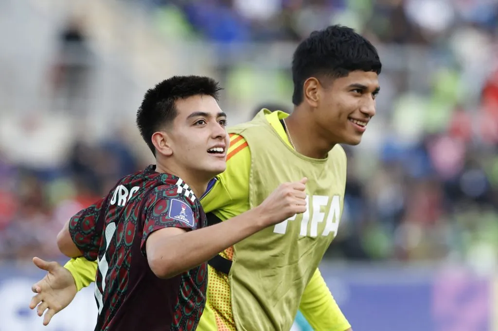 Gilberto Mora celebra el tanto de la clasificación.