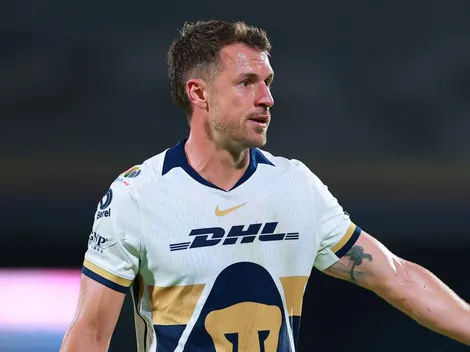 ¿Corre riesgo la participación de Aaron Ramsey en Pumas UNAM vs. Chivas por el Apertura 2025?