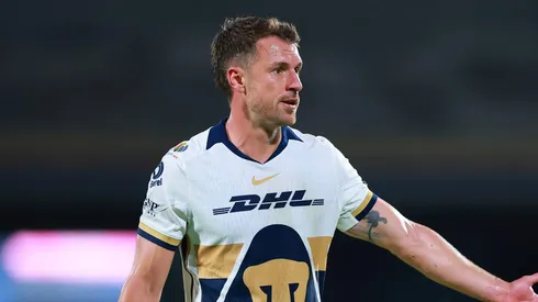 La presencia de Aaron Ramsey en el duelo de Pumas UNAM vs. Chivas está en riesgo