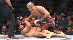 Alex Pereira dejó en la lona de UFC 320 a Magomed Ankalaev.